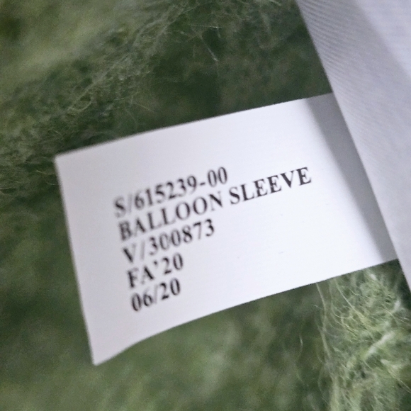 Banana Republic Laine& Alpaca Blend Pistachio Green Small Pullover Sweater. - Picture 4 of 12